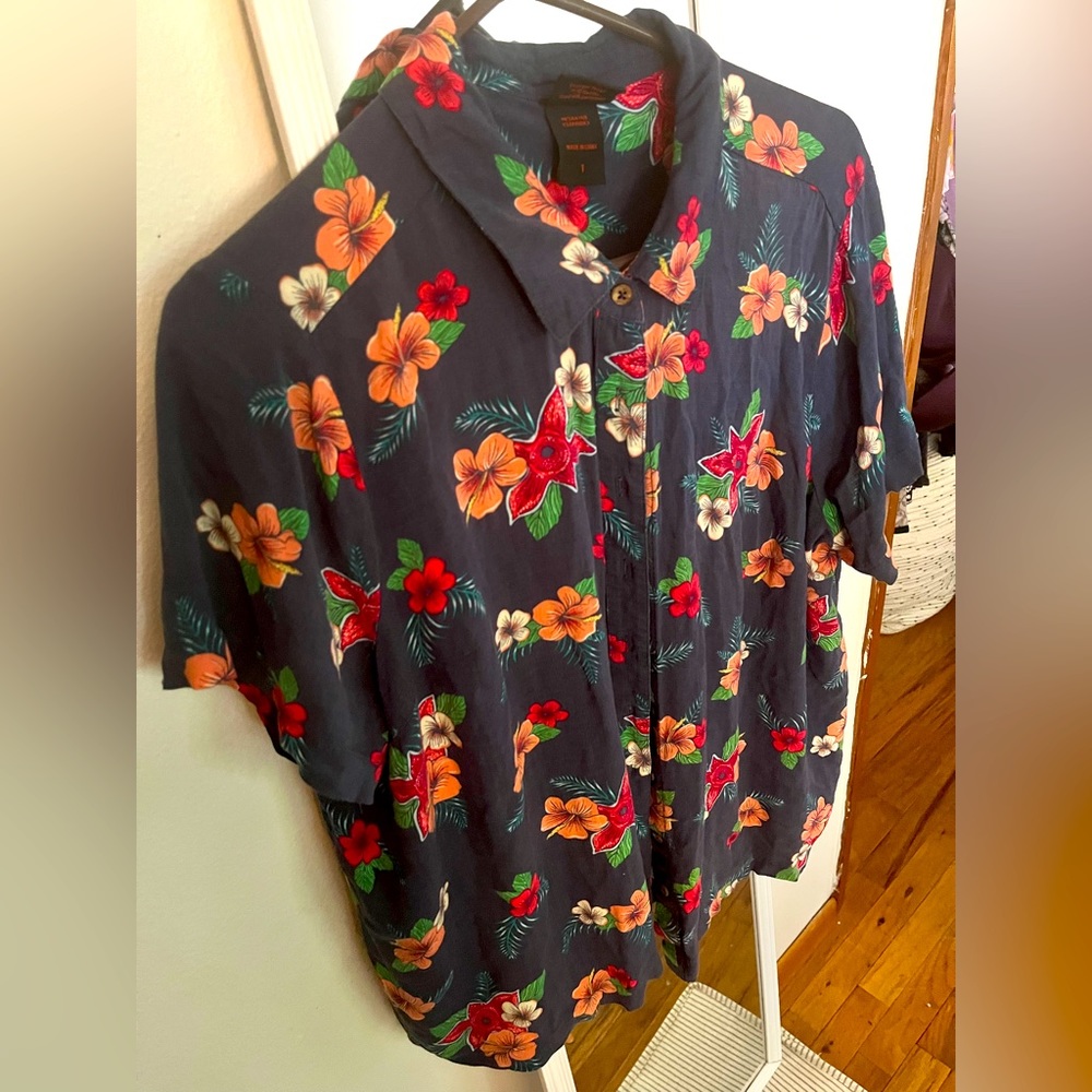 Torrid Stranger Things Demogorgon Lenny Button Down Tiki Top